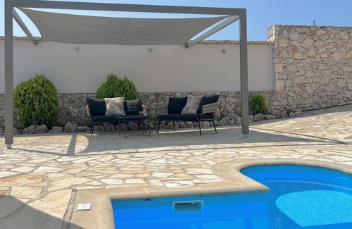 Katsarata Villa | 175 m² Villa ∙ 3 bedrooms ∙ 7 guests