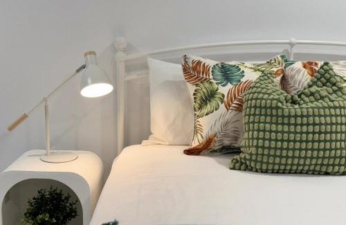 Sunnybank Apartment | 17C Hazel Studio at Sunnybank