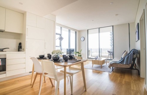 Macquarie Park Apartment | 17th Level 1bed1bath APT Macquaire Park+wifi+view