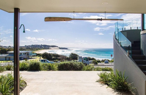 Forster House | 18 Cliff Road - Opposite One Mile Beach!