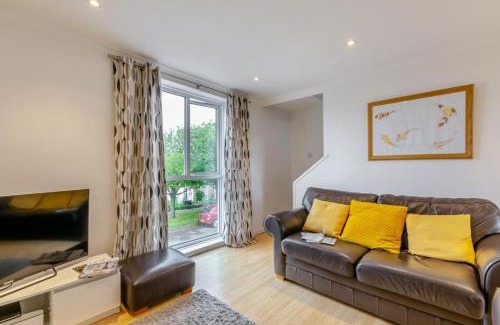 Broadstairs House | 18 Stone Gardens