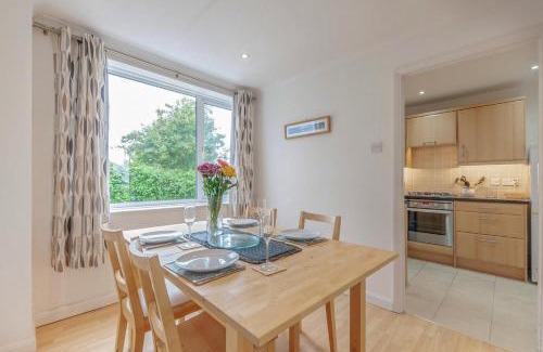 Broadstairs House | 18 Stone Gardens