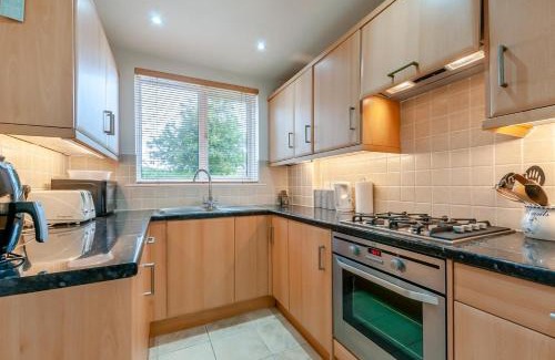 Broadstairs House | 18 Stone Gardens
