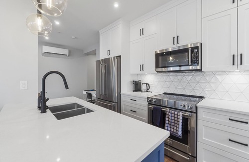 Harrison Hot Springs Condo | 180 Degree Water Views | New 2 BR