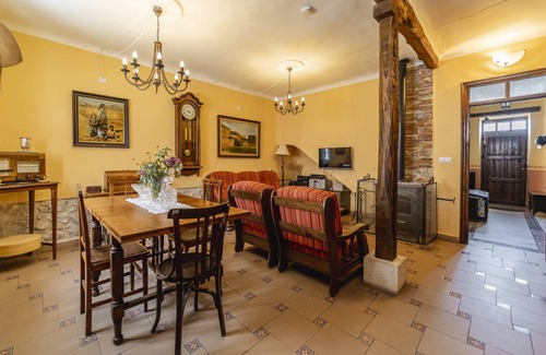 Santibanez de Valcorba House | 180 m² House ∙ 3 bedrooms ∙ 10 guests