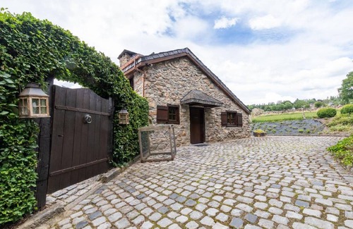 Trois-Ponts House | 180 m² House ∙ 5 bedrooms ∙ 11 guests
