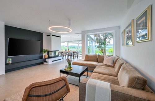 Gornji Kneginec House | 180 m² House ∙ 2 bedrooms ∙ 6 guests