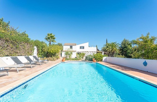 Olhao Villa | 180 m² Villa ∙ 4 bedrooms ∙ 8 guests