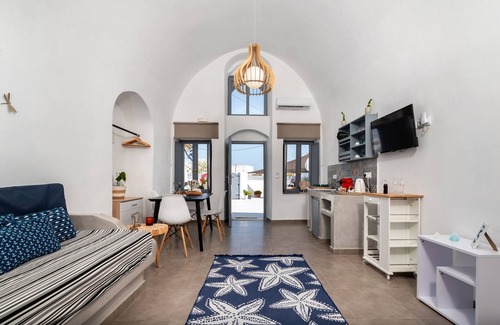 Karterados House | 1812 Caves 'n Mansion