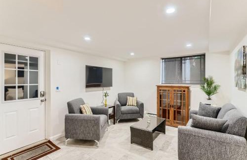 Interurban Park Apartment | 1815 Bluebell Ave