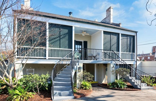 Natchez House | 1835 Wilkins Townhouse | 3/3 | Walk to Downtown