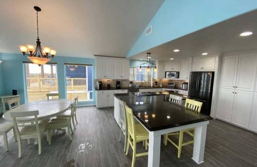 Clayton Apartment | 1836 Beachfront Retreat