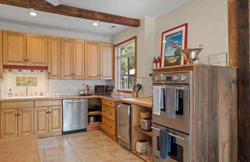 Fontana-on-Geneva Lake House | 1836 Rustic Barn Retreat | Bar & Game Room |Tennis Court |FirePit |Swim Spa |Lake