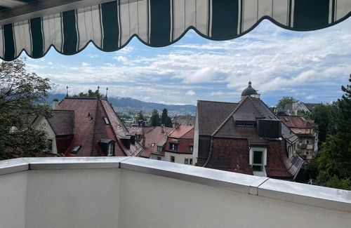 Hottingen Apartment | 185 m² Apartment ∙ 2 bedrooms ∙ 4 guests
