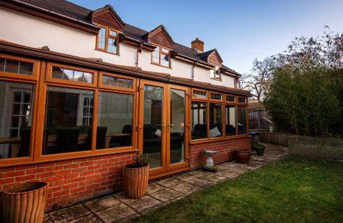 Brympton House | 186 m² House ∙ 4 bedrooms ∙ 8 guests