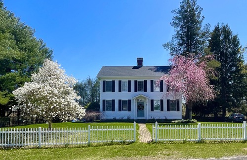 Madison House | 1860's Colonial House Near Downtown and Beaches!