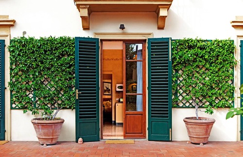 Oltrarno Apartment | 1860 villa in the heart of Florence, at the Roman Gate in front of Boboli Garden