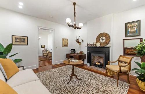 Natchez House | 1864 Little Brick - 1 Bed, 1 Bath, Full Kitchen, Pet Friendly with fee, Washer & Dryer