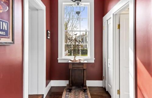 Natchez House | 1864 Little Brick - 1 Bed, 1 Bath, Full Kitchen, Pet Friendly with fee, Washer & Dryer