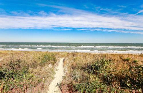 Cottage Line Apartment | 1866 EOV Beach Suite