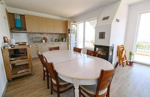 Rhodopes Mountains Villa | 187 m² Villa ∙ 3 bedrooms ∙ 8 guests