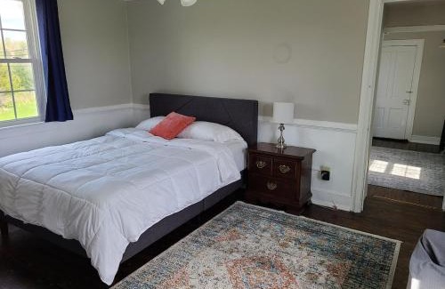 Corbin Apartment | 1870s Farmhouse close to I-95