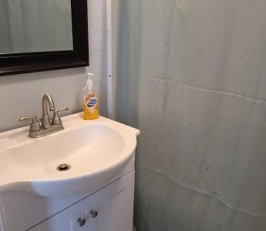 Corbin Apartment | 1870s Farmhouse close to I-95