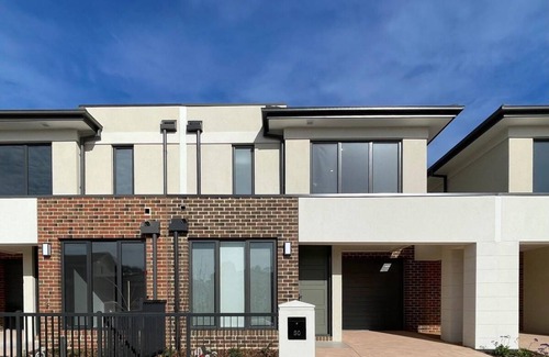 Narre Warren House | 189 m² House ∙ 4 bedrooms ∙ 8 guests