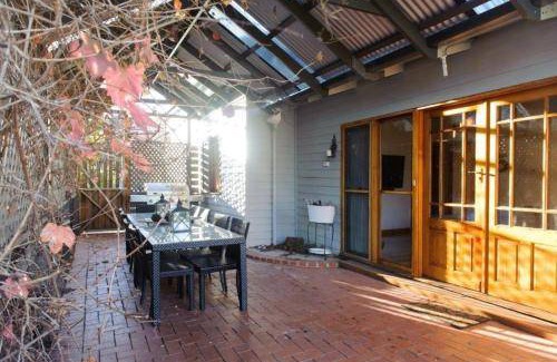 Echuca House | 189 m² House ∙ 4 bedrooms ∙ 9 guests