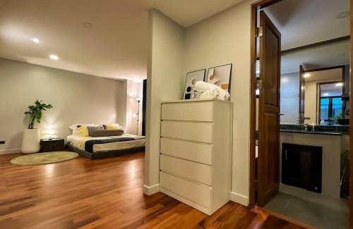 Khlong Tan Nuea Villa | 1897summer villa 曼谷中心7卧Asok&Thong Lor800平米海天别墅