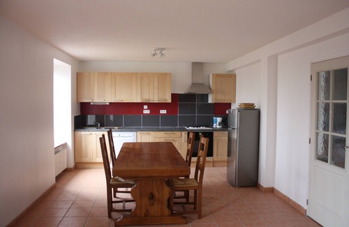 Saint-Victor-la-Riviere House | 18th century independent house