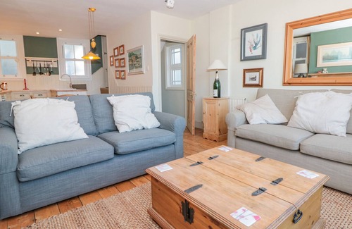 Dartmouth Cottage | 19 ABOVE TOWN, pet friendly, character holiday cottage in Dartmouth