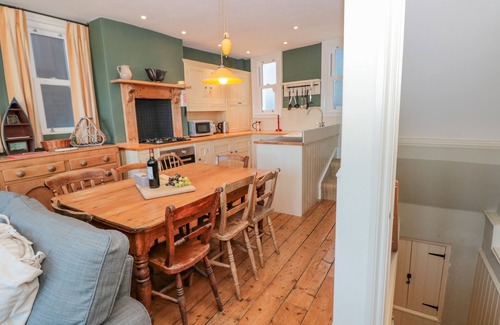 Dartmouth Cottage | 19 ABOVE TOWN, pet friendly, character holiday cottage in Dartmouth