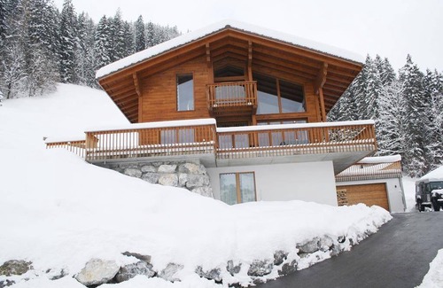 Zweisimmen Apartment | 190 m² Apartment ∙ 5 bedrooms ∙ 12 guests