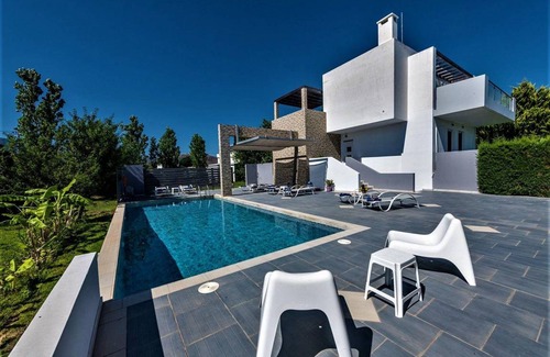 Zipari House | 190 m² House ∙ 4 bedrooms ∙ 10 guests