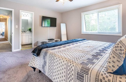 Huntsville House | 1905 Waxleaf Grn SE CAL · ▩Kloud Nine▩ 5 Bedroom / Fiber WIFI / Sleeps 11