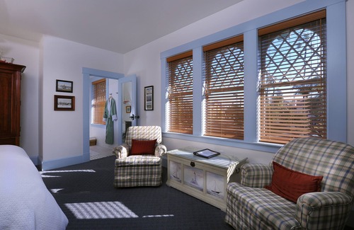 Coronado Bed & Breakfast | 1906 Lodge