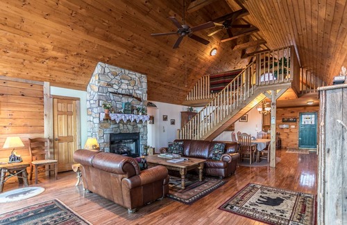 Seven Devils Cabin | 192 m² Cabin ∙ 3 bedrooms ∙ 8 guests