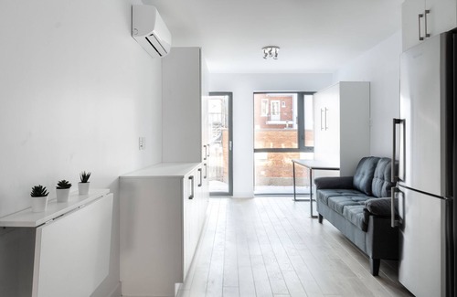 Hochelaga-Maisonneuve Apartment | #193 Cozy Studio with Rooftop Terrace
