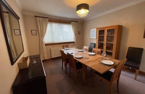 Bishopton House | 1930s 3Bed House in Quiet Village w/Large Garden