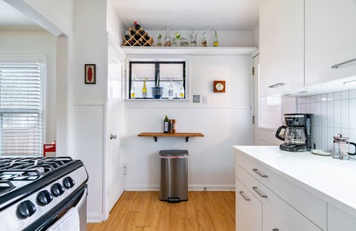 Cherrywood Cottage | 1940s Cottage - Walking Distance!