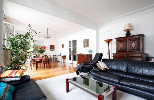 Quartier de l'Ecole-Militaire Apartment | 195 m² Apartment ∙ 4 bedrooms ∙ 6 guests