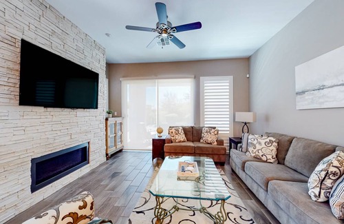 Fireside at Norterra House | 195 m² House ∙ 4 bedrooms ∙ 8 guests