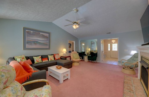 Pine Knoll Shores House | 196 m² House ∙ 3 bedrooms ∙ 11 guests