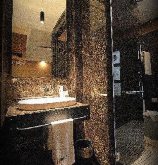 Kampung Sengat Hotel | 1969 Business Suites Bandar Botani, Ipoh