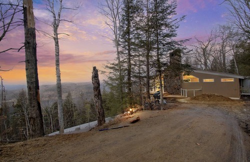 Campton Ski Chalet | 197 m² Chalet ∙ 4 bedrooms ∙ 8 guests