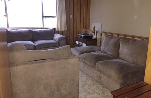 Stoke Apartment | 1970's Retro Flat central Stoke. Saxton Sports field close, handy family/teams