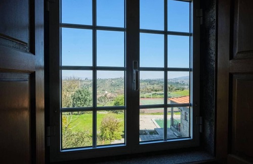 Vila Ruiva Villa | 19th Centry Farmhouse Getaway - Sleep 12-14 w/Pool