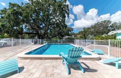 Safety Harbor Cottage | 1B Newly Renovated Studio at Coastal Cottages