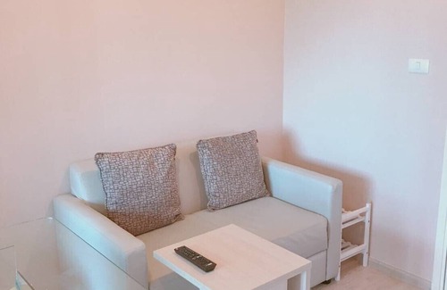 Bang Sue Condo | 1B/R Pool View Condo near MRT, Stay like home.